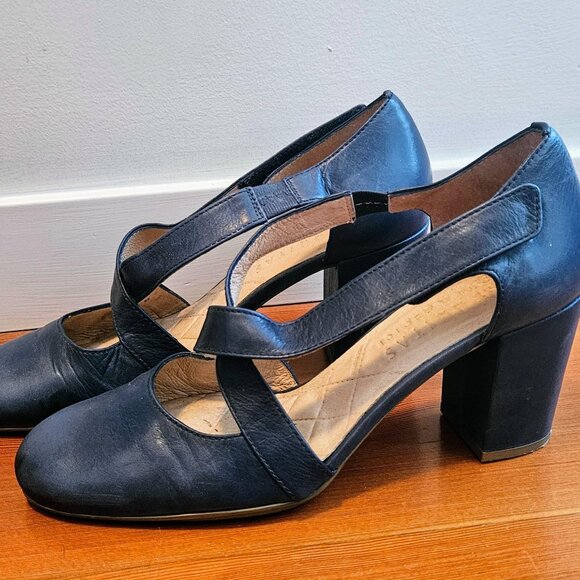 Mary-Jane Style Navy Women's Shoes (HISPANITAS) - Picture 2 of 8